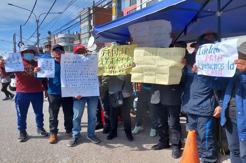 Estafados reclamaron por el dinero que no les devuelve la seudoempresa.