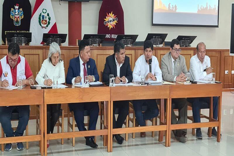 Se reunió con legisladores.