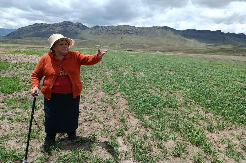 Josefina Choque, en su predio.