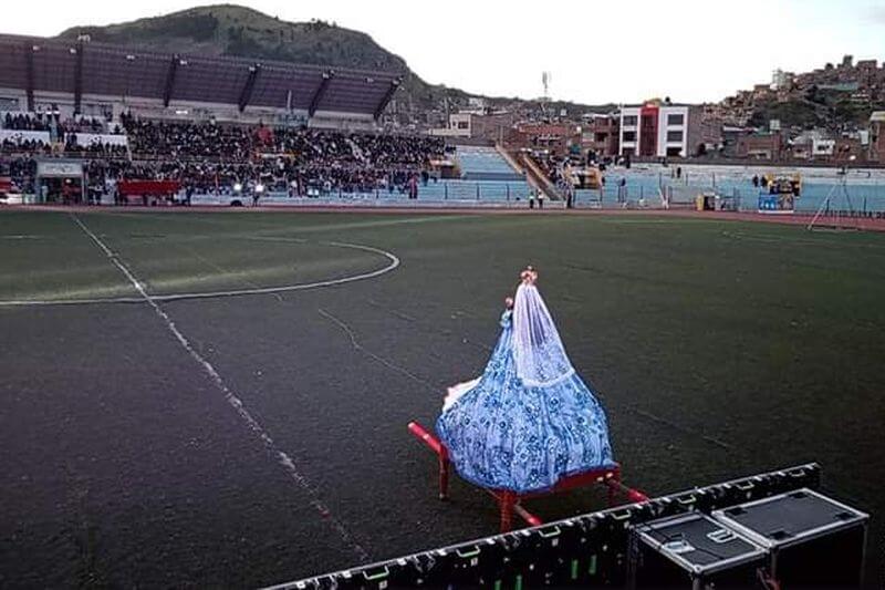 Lanzamiento se realizó en el estadio Torres Belón.