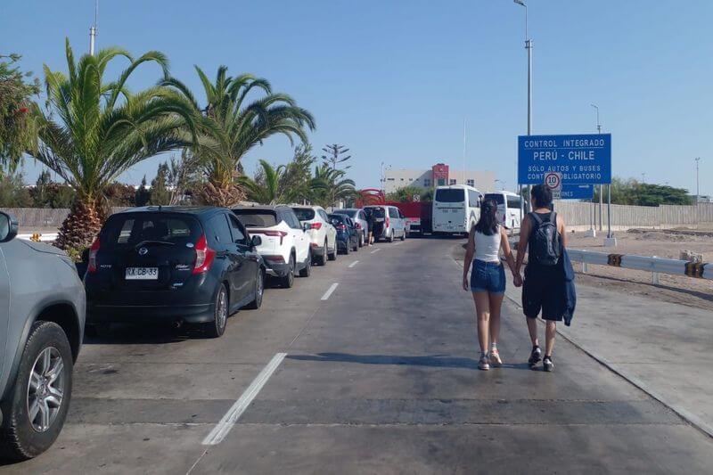 A pesar de temporada alta sigue maltrato a turistas en frontera.