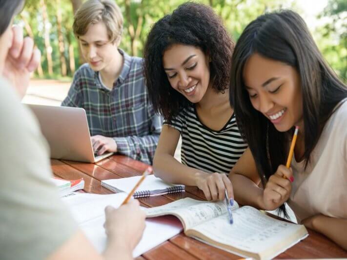 Diplomados: Un puente hacia el éxito profesional - Guía completa