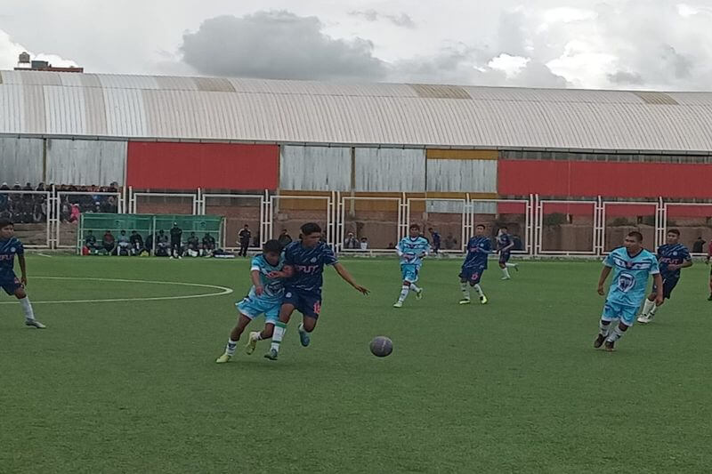 Arrancó el fútbol de la primera división en la ciudad de Juliaca, el torneo relámpago fue en el manuel Odría, ANba fue el campeón