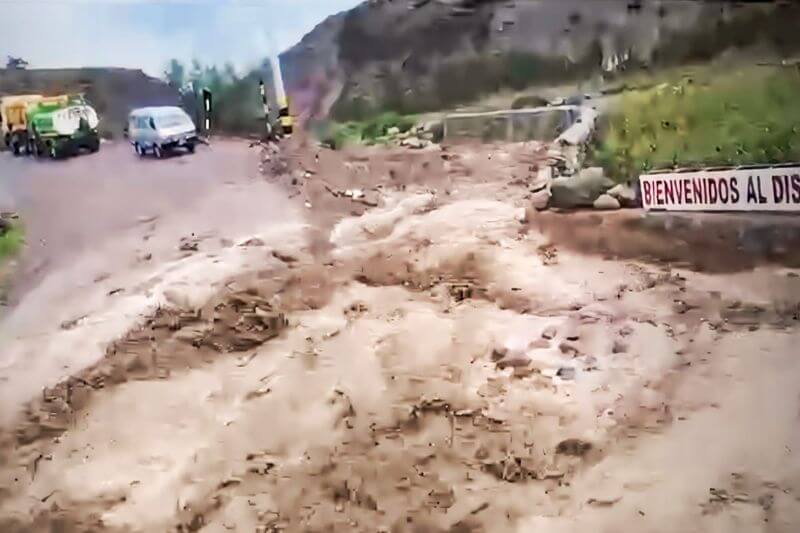 Intensas precipitaciones también han afectado diversas vías.