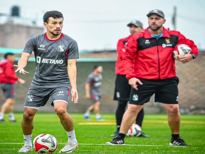 Administración de FBC Melgar anunció la salida de Pablo de Muner como técnico del primer equipo por malos resultados. Interinamente Marco Valencia se hace cargo del equipo