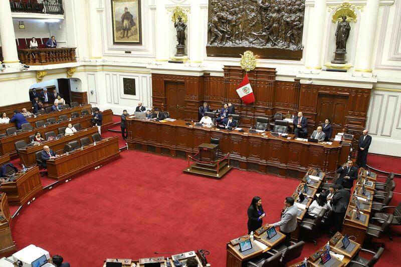 La medida judicial también es contra la reelección de congresistas.