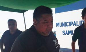 El alcalde del centro poblado de La Punta, Robert Flores.