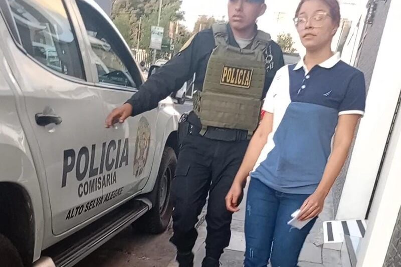 La venezolana Xaurys de los Ángeles Marín Azocar (19) es acusada de integrar una banda de estafadores.