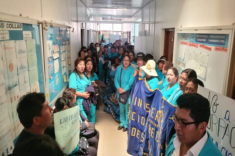 Enfermeras protestaron en DIresa Puno.