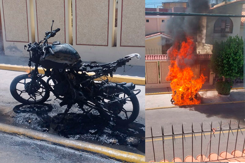 Extranjeros quemaron motocicleta.