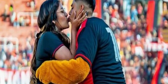 Amor rojinegro en el estadio de la UNSA.