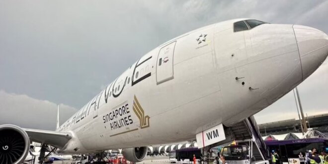 El avión fue desviado y aterrizó de emergencia en Bangkok.