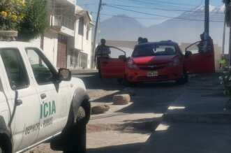 Auto fue hallado por agentes de la comisaría Colca Apaza.