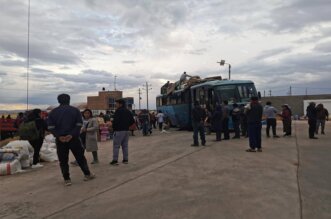 Contrabandistas recuperaron el bus y su carga de mercadería ilegal.