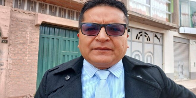 Letrado cuestionó la gestión de gobernador de Puno, Richard Hancco.