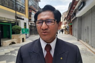 El defensor del Pueblo de Puno, Jacinto Ticona Huamán.