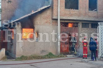 Incendio se registró en la Urbanización Chanu Chanu en Puno.