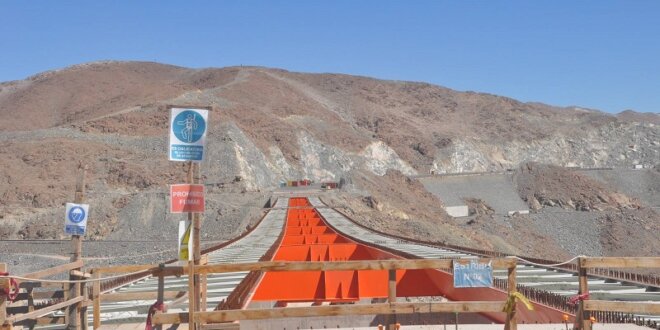 Inspeccionaron obra de puente Virgen de Chapi. Esta se encuentra suspendida.