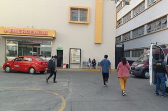 Víctima fue trasladada al hospital regional Honorio Delgado Espinoza de Arequipa.