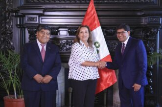 Presidenta Dina Boluarte se reunió con gobernador Rohel Sánchez.