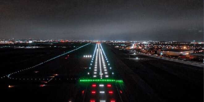 Corpac soluciona fallas en las luces de la pista de aterrizaje del aeropuerto.