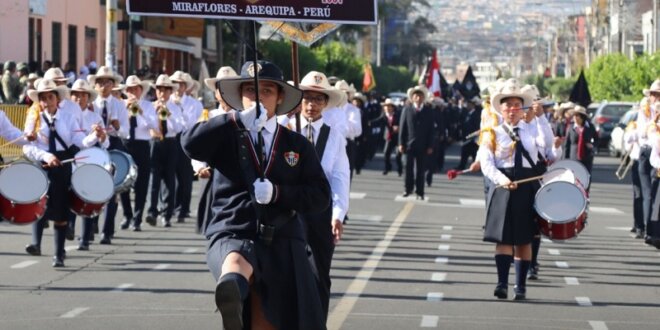 Institución educativa de Miraflores inició las actividades por su aniversario 67.