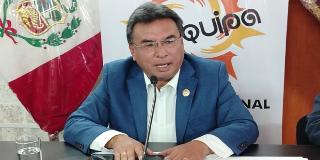 Miguel Linares realizó rendición de cuentas en su labor de consejero regional.