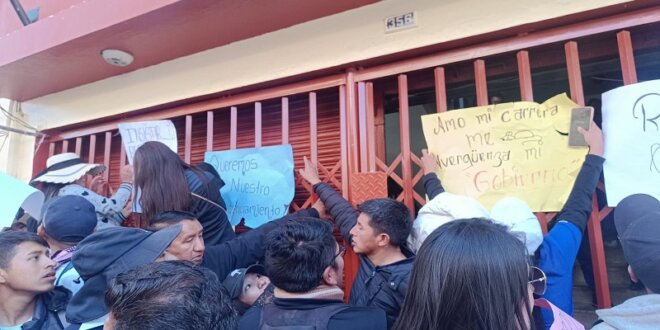 Estudiantes exigen culminar pronto el nuevo local del instituto.