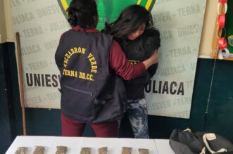 Madre es detenida con marihuana