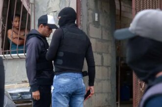 Ecuador: Recuperan 70 casas tomadas por narcotraficantes