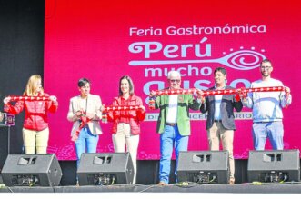 Sin presencia de ministros fue inaugurada feria.