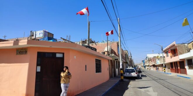 Bandera debe ser izada desde hoy en viviendas.