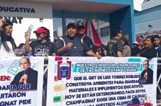 Tacna: Con protesta exigen liquidación de obra del colegio Champagnat