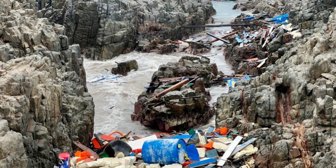 Tacna: Tres personas fallecen en naufragio en litoral tacneño