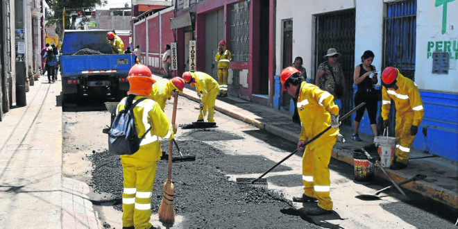 Moquegua: Anuncian inicio de bacheos y cambio de funcionarios