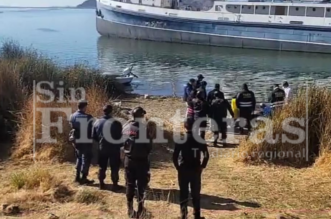 Hallan cadáver de un varón flotando en las aguas del lago Titicaca