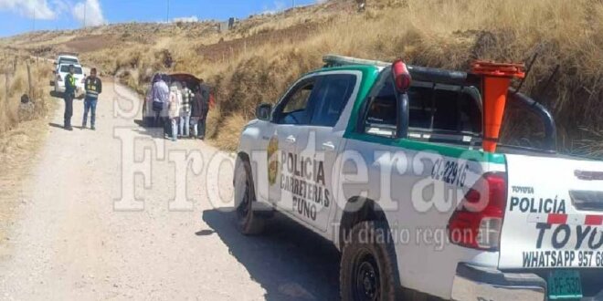 Delincuentes roban y desmantelan camioneta.