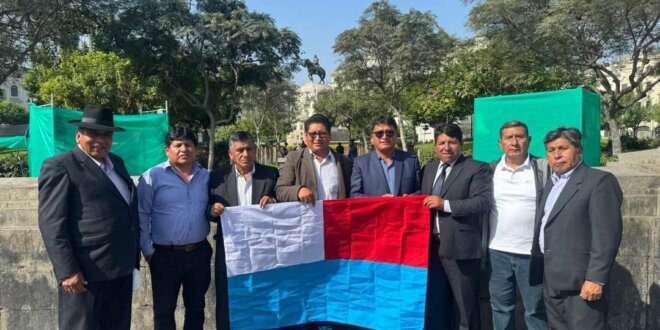 Puno: Cuestionan derroche de dinero y constantes viajes de comitiva del alcalde de Yunguyo a Lima