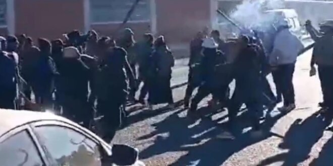 Puno: Tras los violentos actos registrados en la mañana en el frontis de la Universidad Nacional del Altiplano (UNA), el rectorado emitió un pronunciamiento