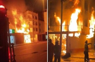 Según la central de emergencia de los bomberos, el siniestro en San Borja inició alrededor de las 7:08 p.m.