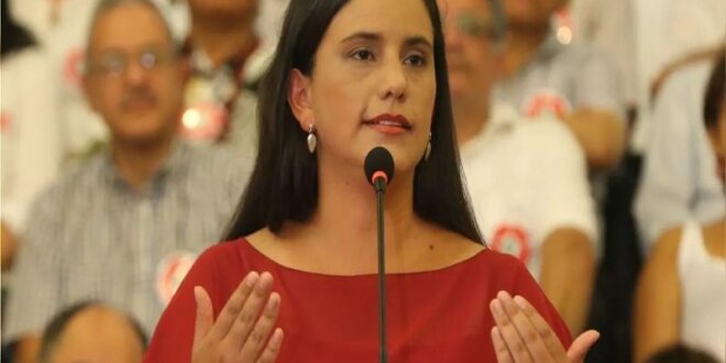 Verónika Mendoza.