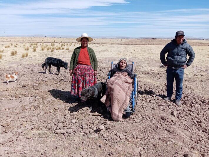 Intentan quitar sus terrenos a humilde familia en C. P. Suches