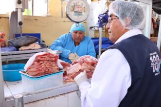 Puno: Inspeccionan locales que venden carne en Vilcapaza