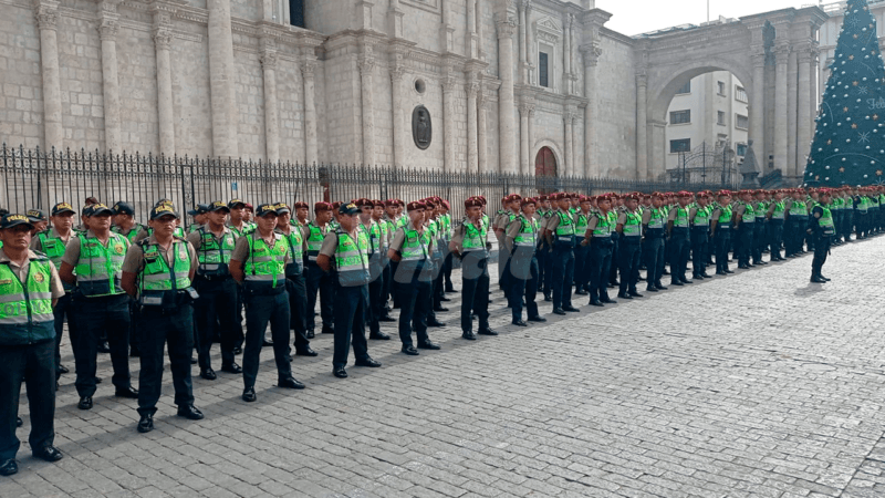 Arequipa: 50 policías recién capacitados en inteligencia se van de la región