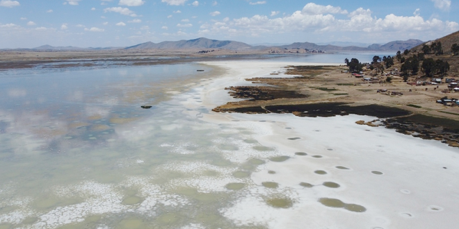 Lago Titicaca sigue teniendo problemas en sus afluentes.