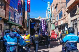 Operativo en las calles para recuperar la vía pública.