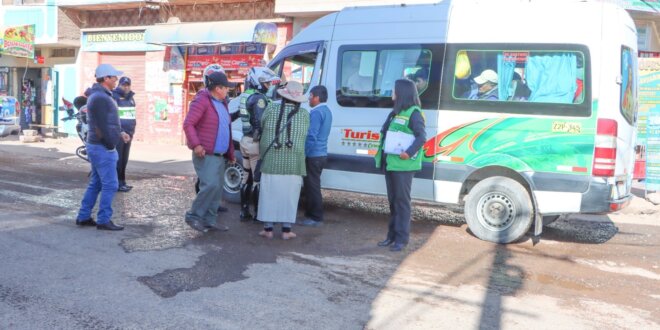 Puno: Los multan por desembarcar en la calle