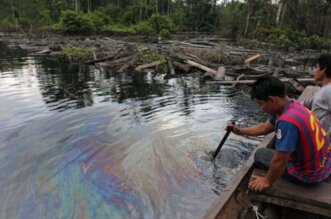 Comunidad Awajún denuncia a Petroperú por derrame de petróleo.