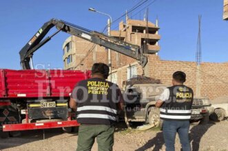 Encuentran vehículo abandonado.