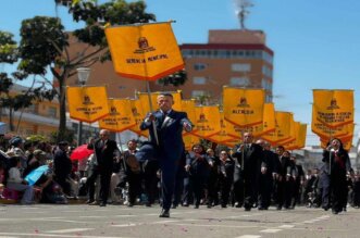 Gerente Jonatan Ríos participó este domingo del desfile en la “Parada Municipal”.